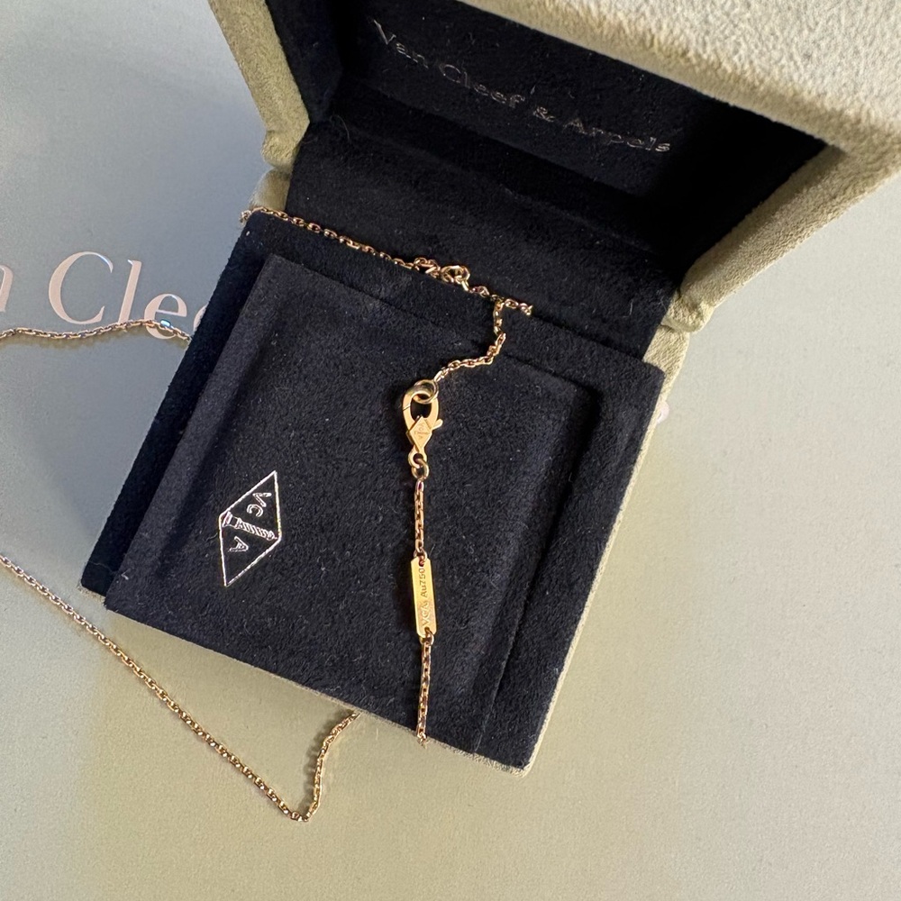 Van Cleef & Arpels Alhambra Necklace - Picture 5 of 8